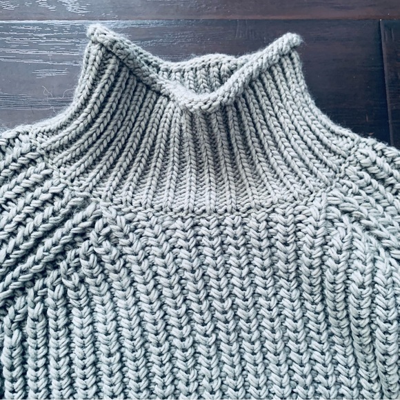 NWT H&M Women’s Green Chunky Knit Cropped Turtleneck Sweater | Size: S - Picture 2 of 10